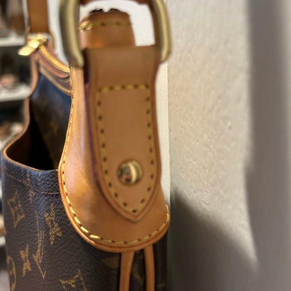 Authentic Louis Vuitton Odeon Crossbody - Picture 8 of 16